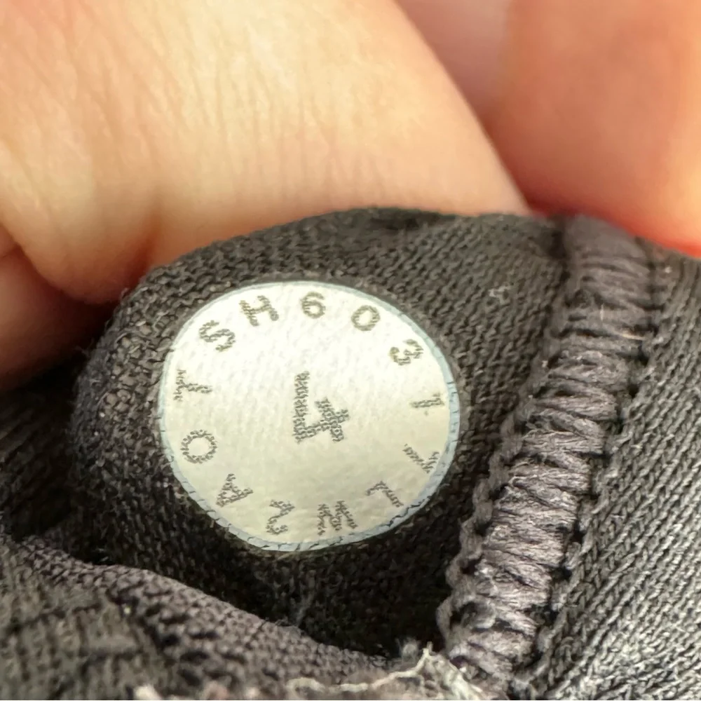 Lululemon Back‎ In Action Bra Heathered Black Size 4